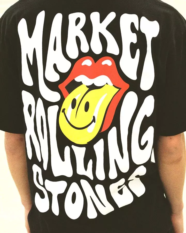 Camiseta smiley® rolling stones t-shirt Market negra